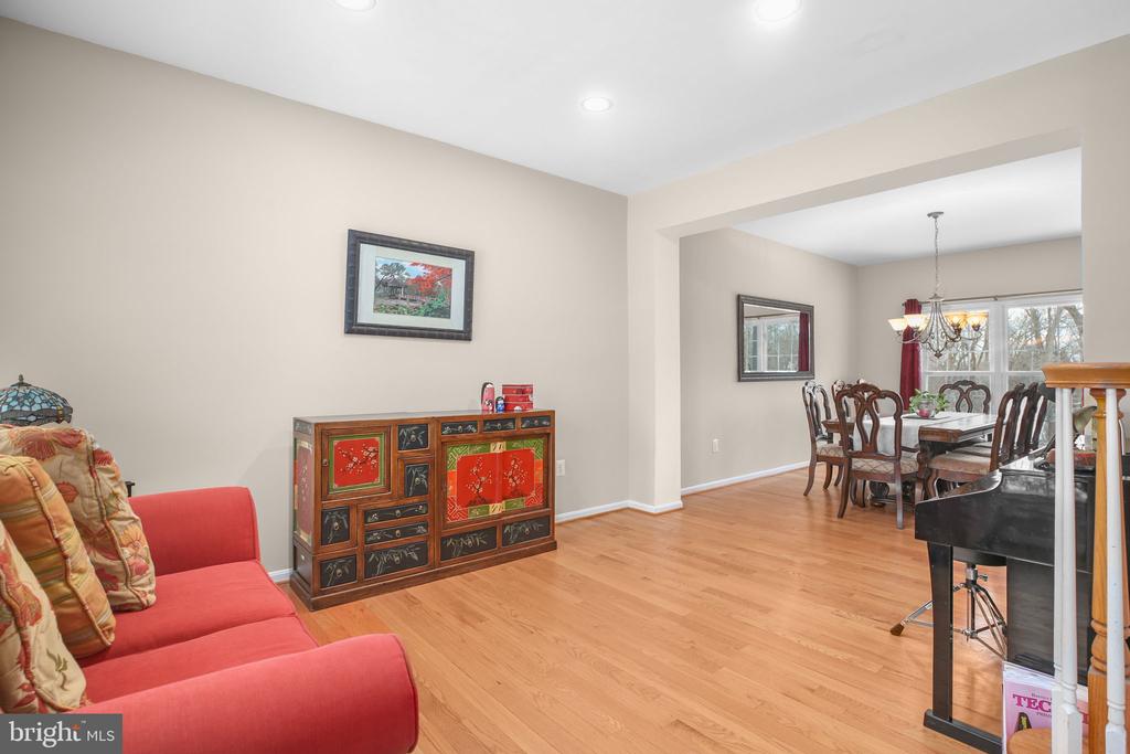 45 CRESTWOOD LANE