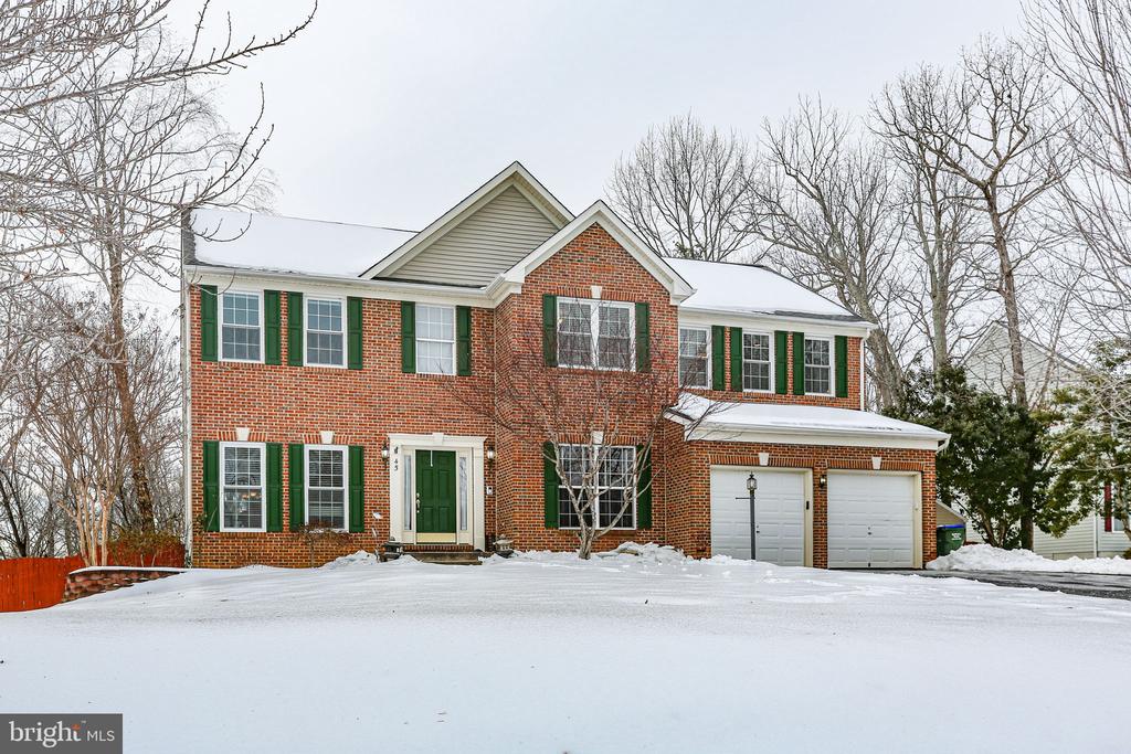 45 CRESTWOOD LANE