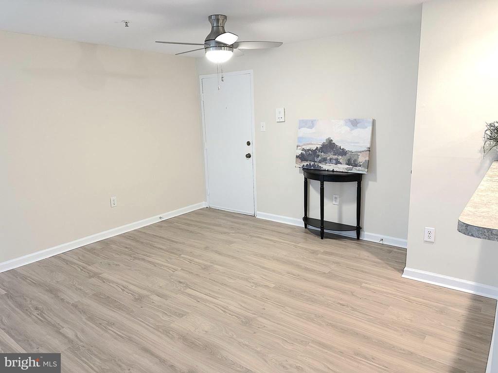 102 GROSVENOR LANE 102