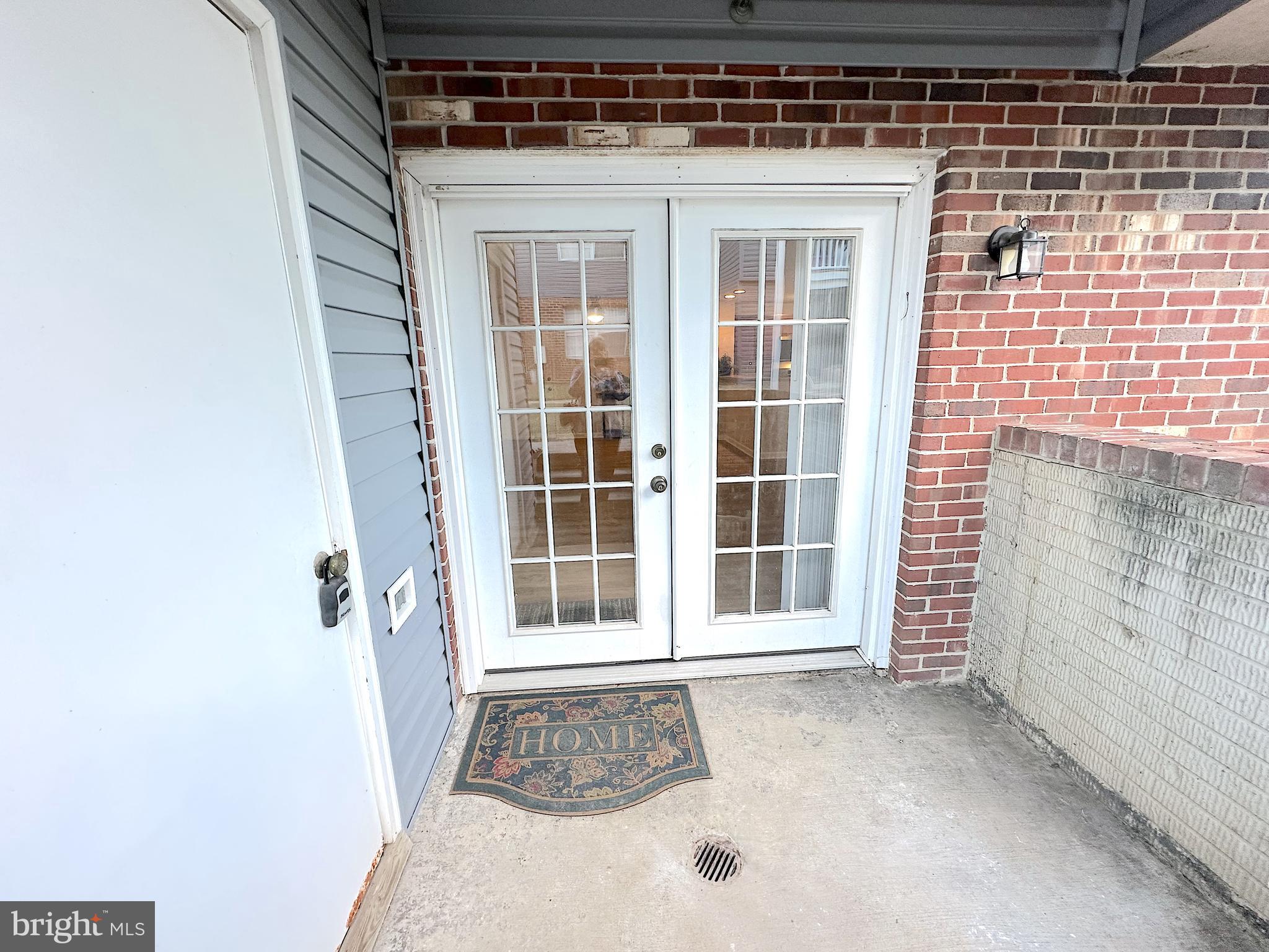 102 GROSVENOR LANE 102