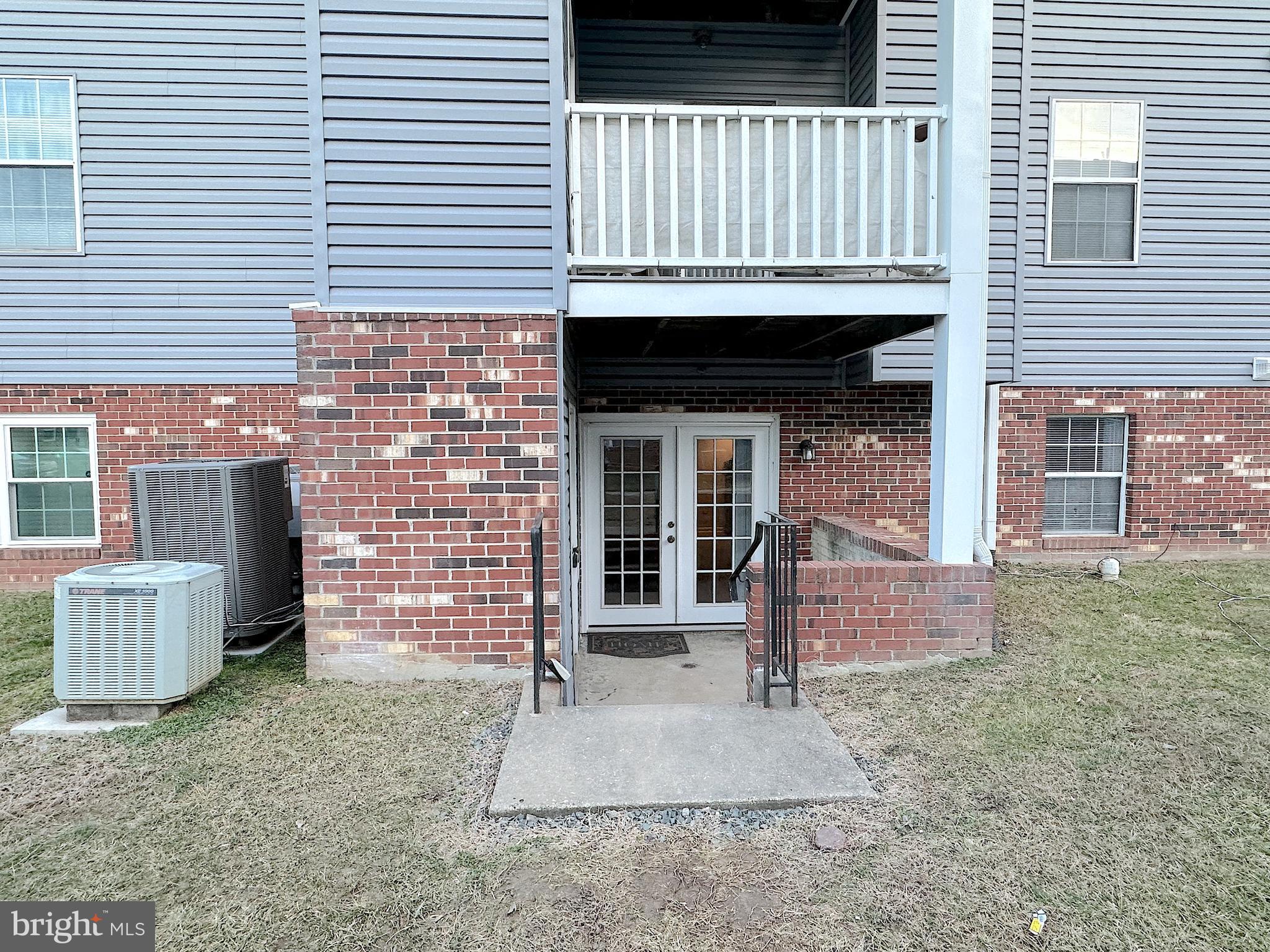 102 GROSVENOR LANE 102