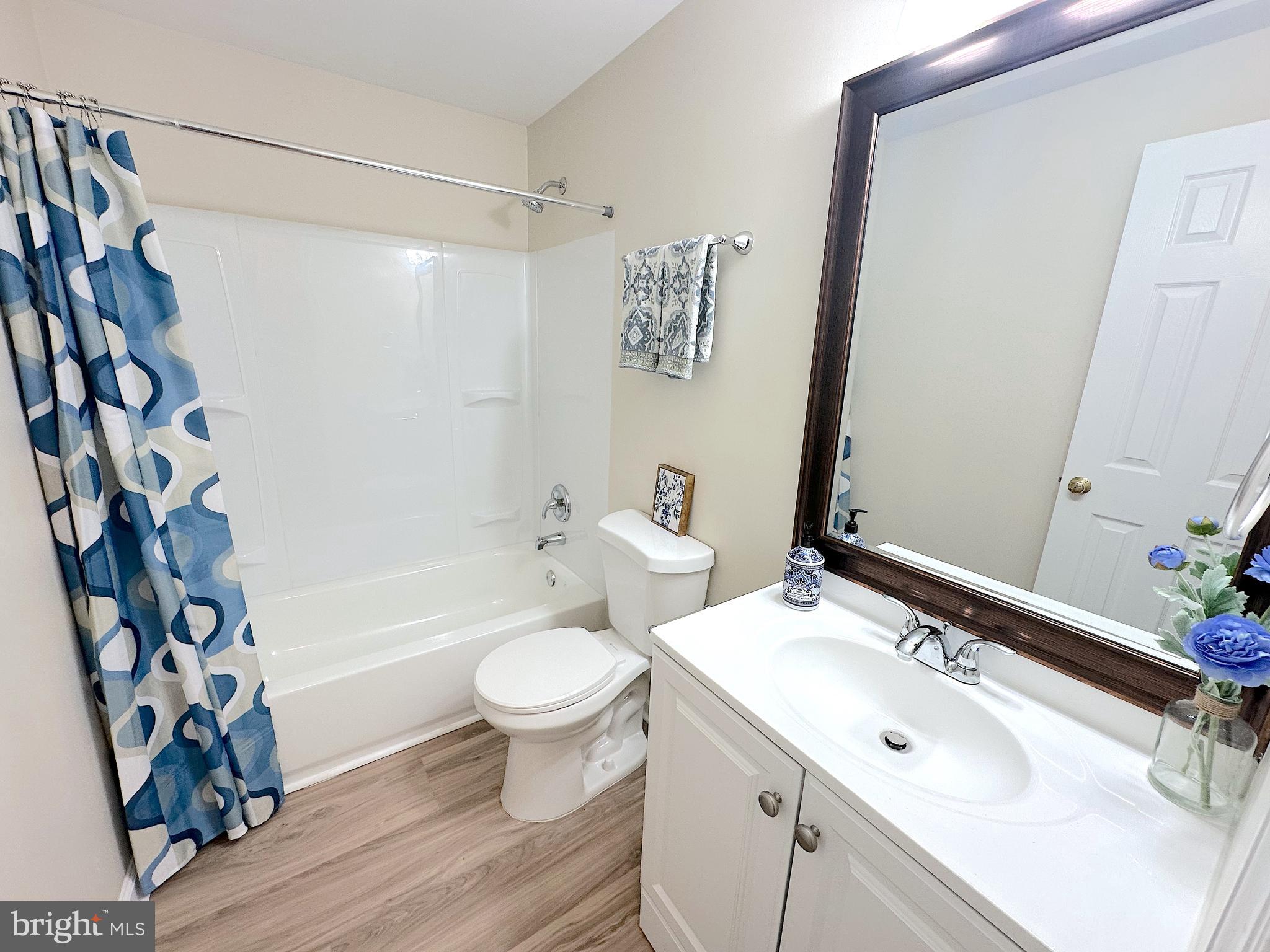 102 GROSVENOR LANE 102