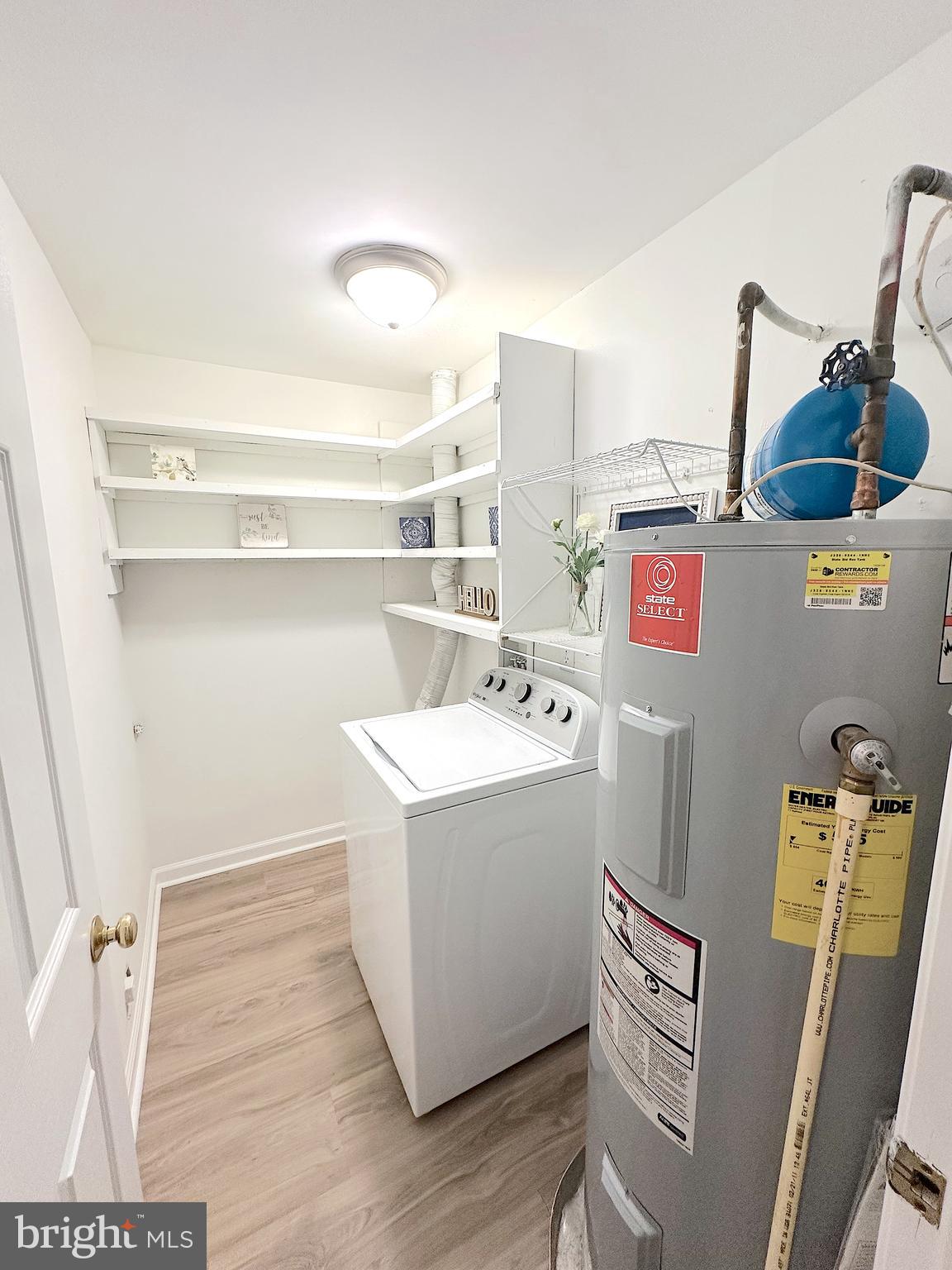 102 GROSVENOR LANE 102