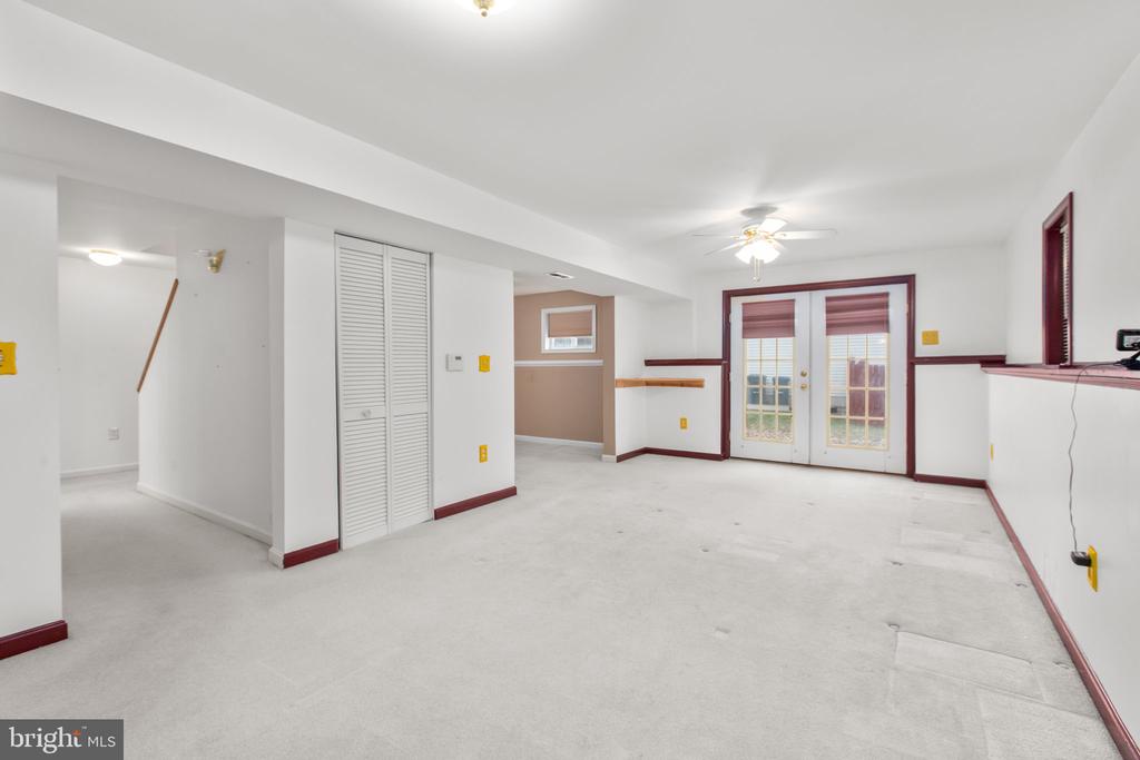 12 BELLS RIDGE DRIVE