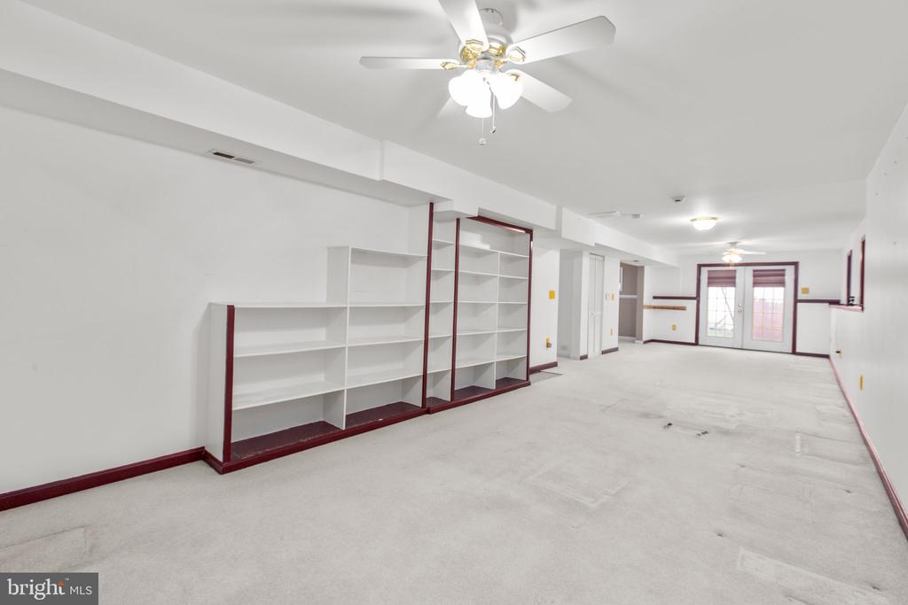 12 BELLS RIDGE DRIVE