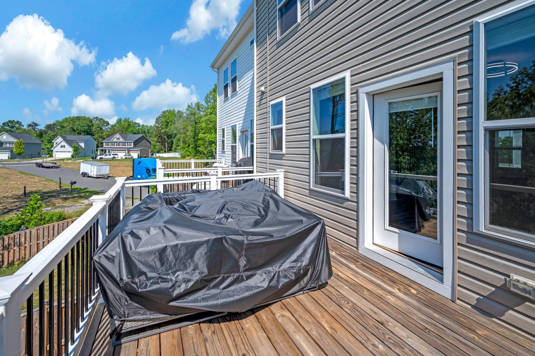 429 SNOWBERRY LANE