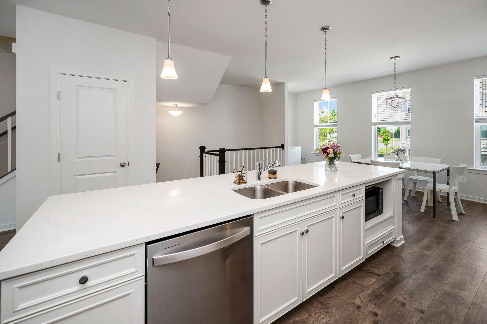 429 SNOWBERRY LANE