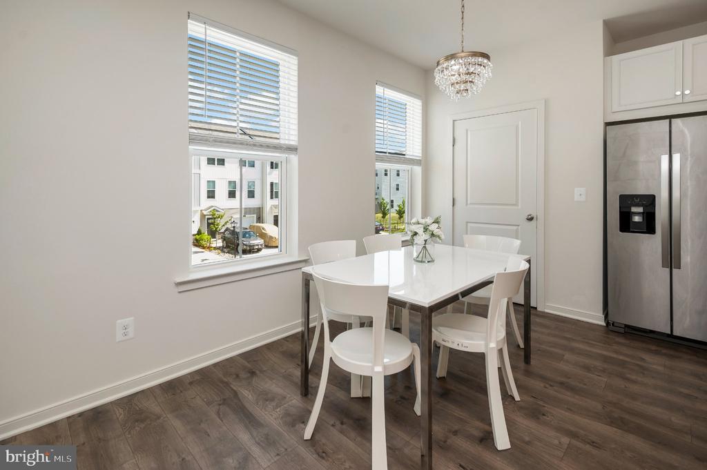 429 SNOWBERRY LANE
