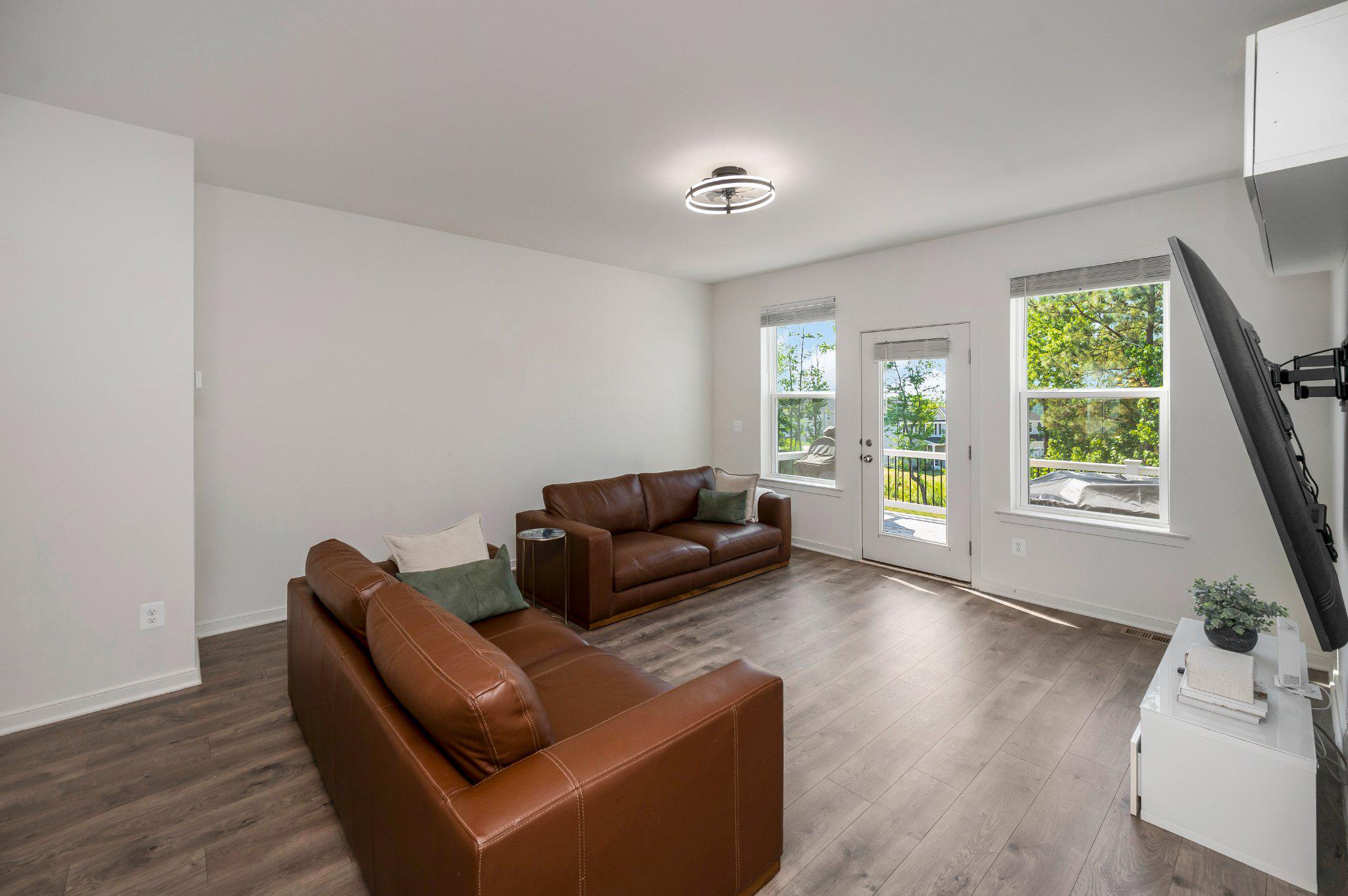 429 SNOWBERRY LANE