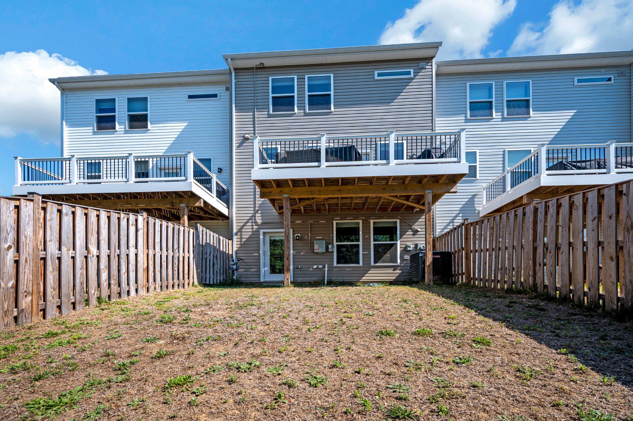 429 SNOWBERRY LANE