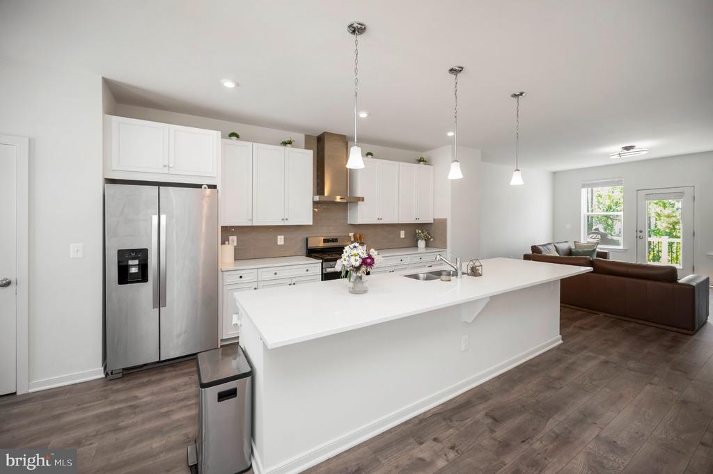429 SNOWBERRY LANE
