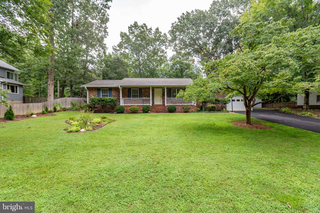 4 HAMLIN DRIVE