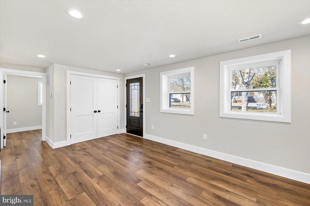 89 Bonnie del Dr