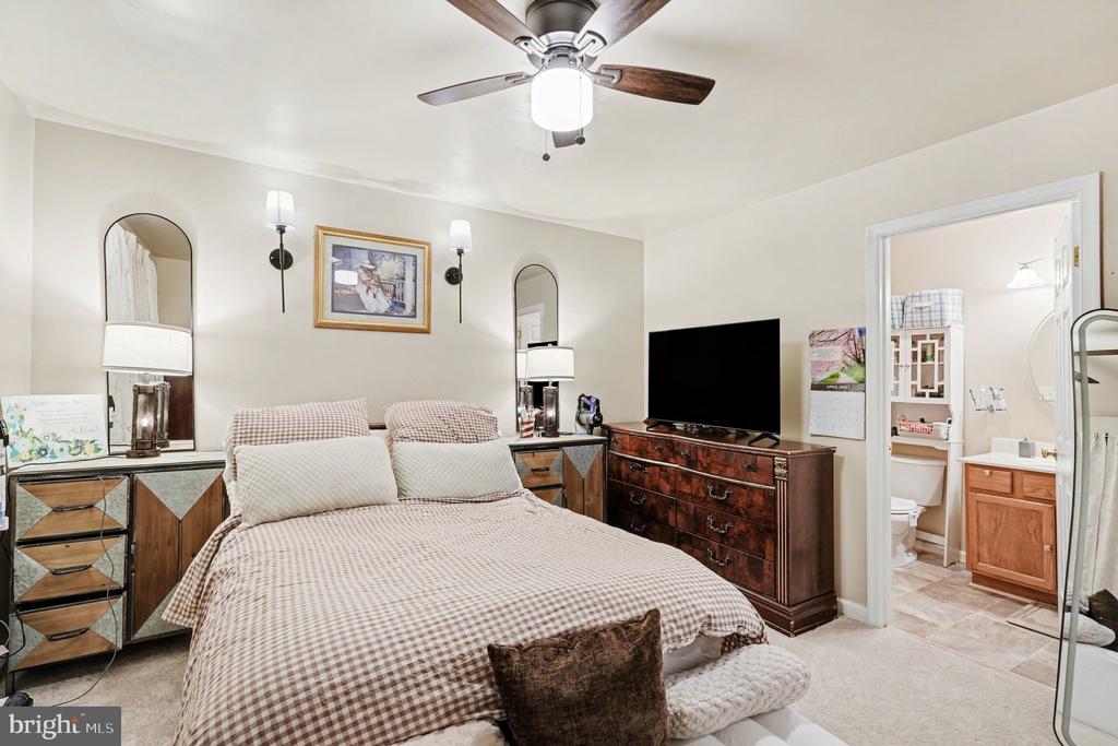 87 CEDAR LANE