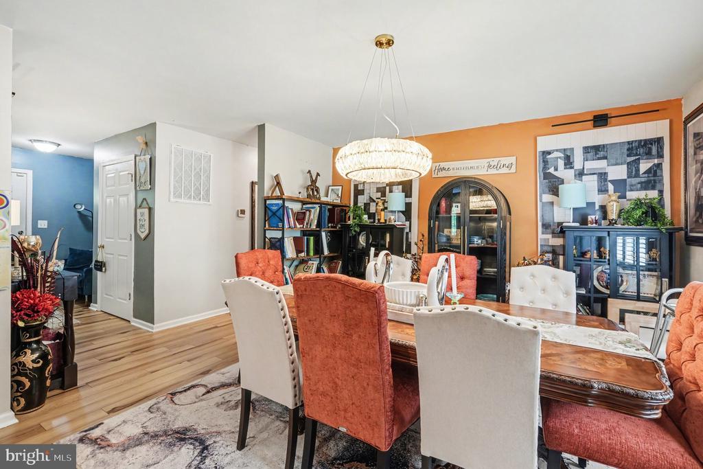 87 CEDAR LANE