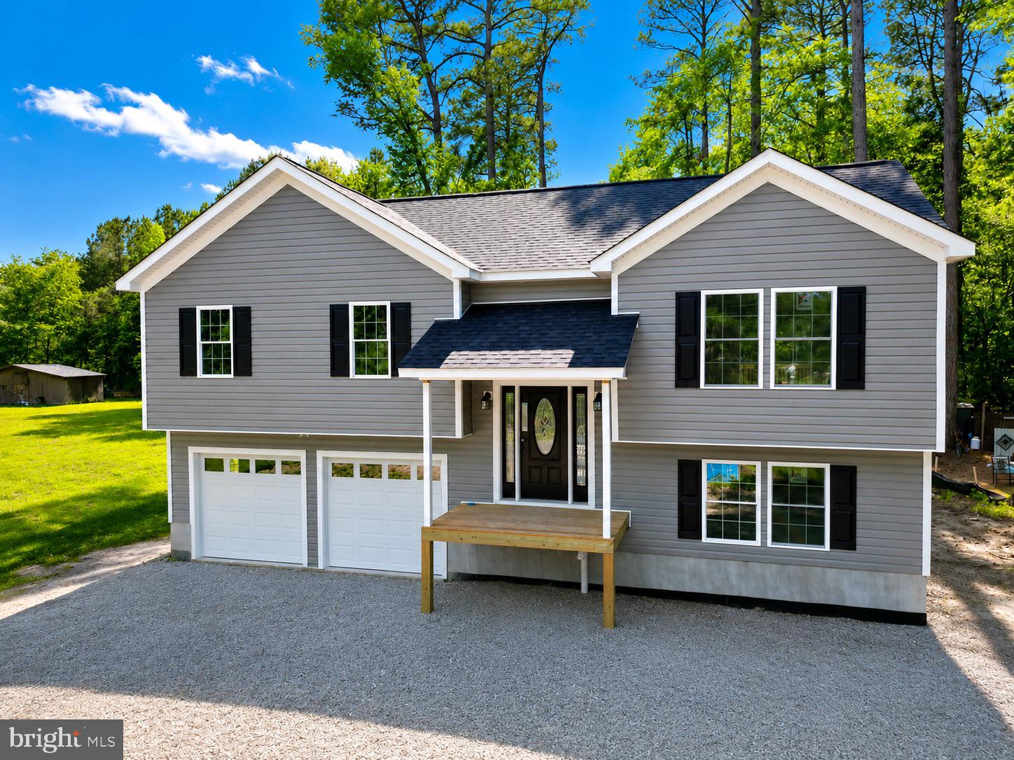 275 GREENWAY DR