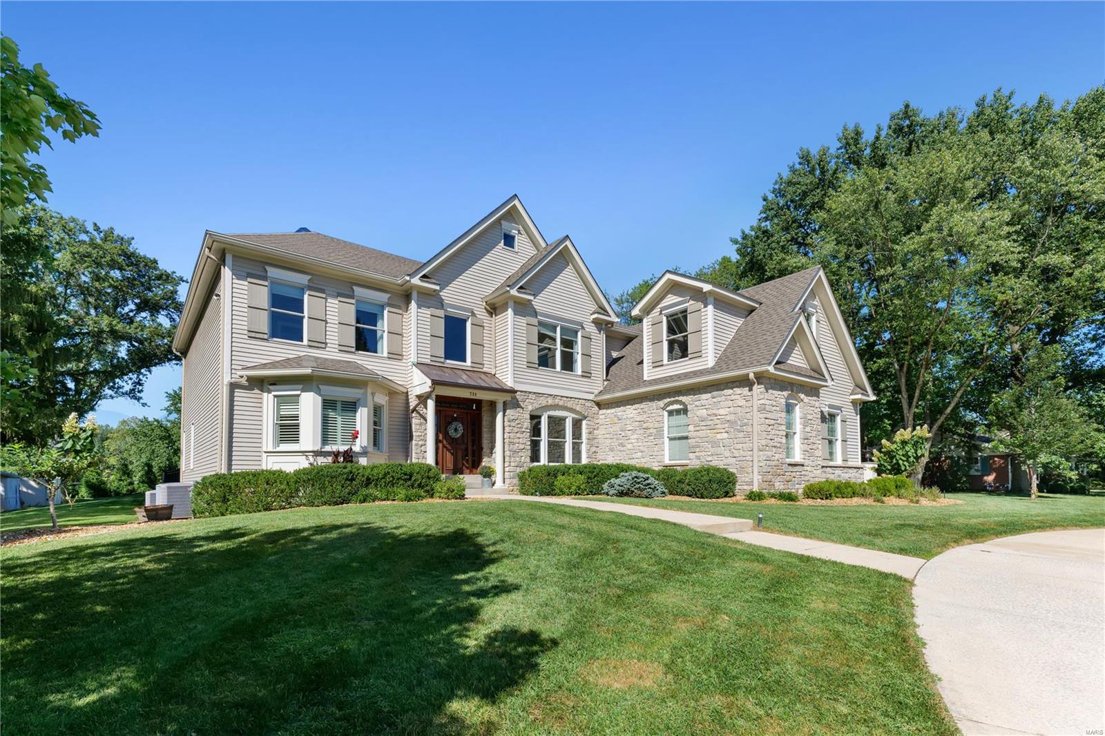 734 Champeix Lane
