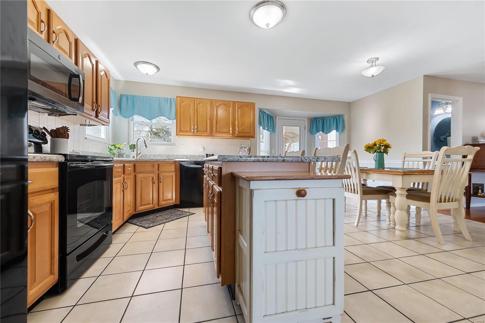 961 Searle Court