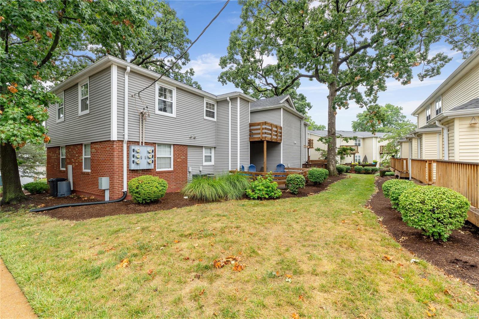 1433 Bluebird Terr