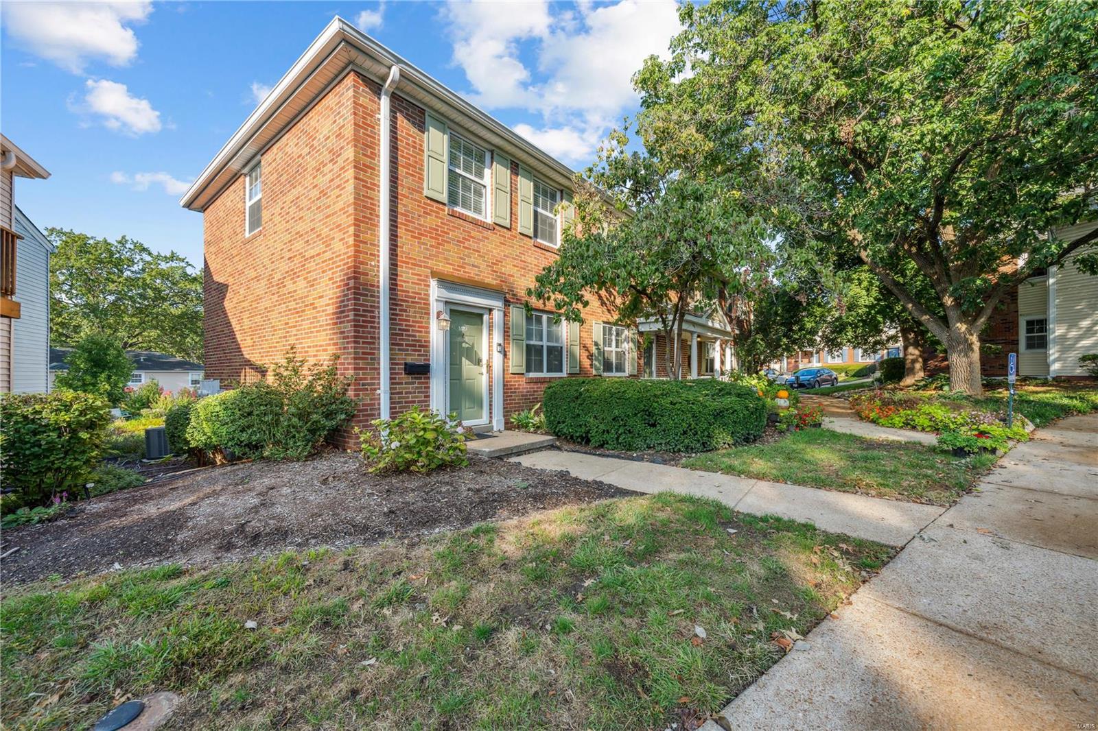 1419 Peacock Lane