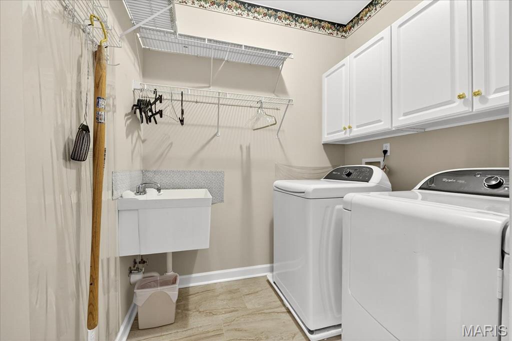 528 Clover Leaf Hill Court