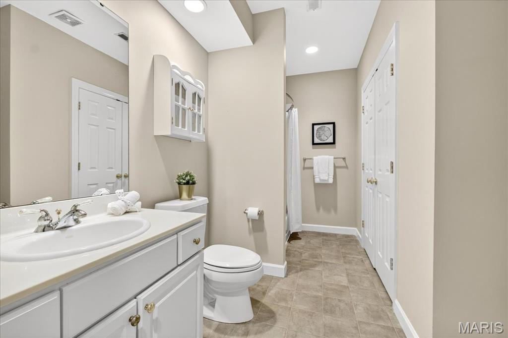 528 Clover Leaf Hill Court