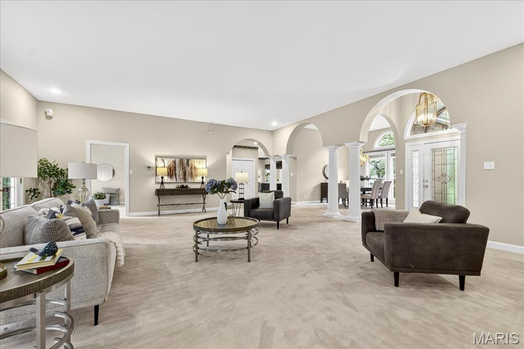 528 Clover Leaf Hill Court