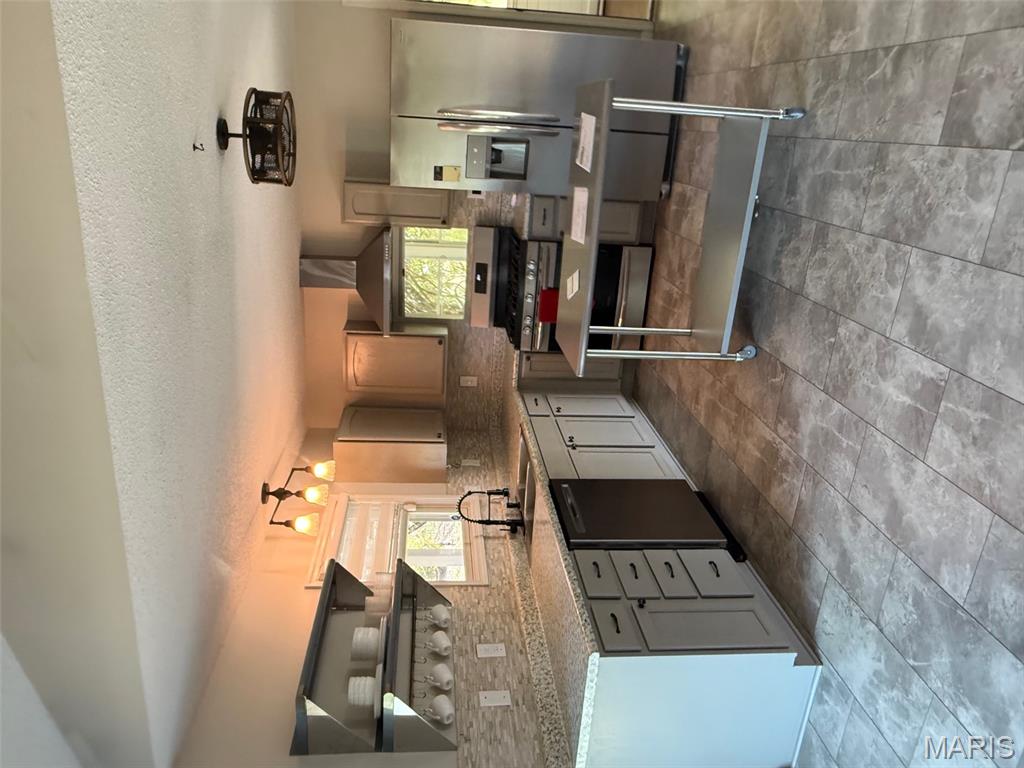 2727 Angle Gate Circle