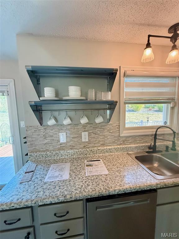 2727 Angle Gate Circle