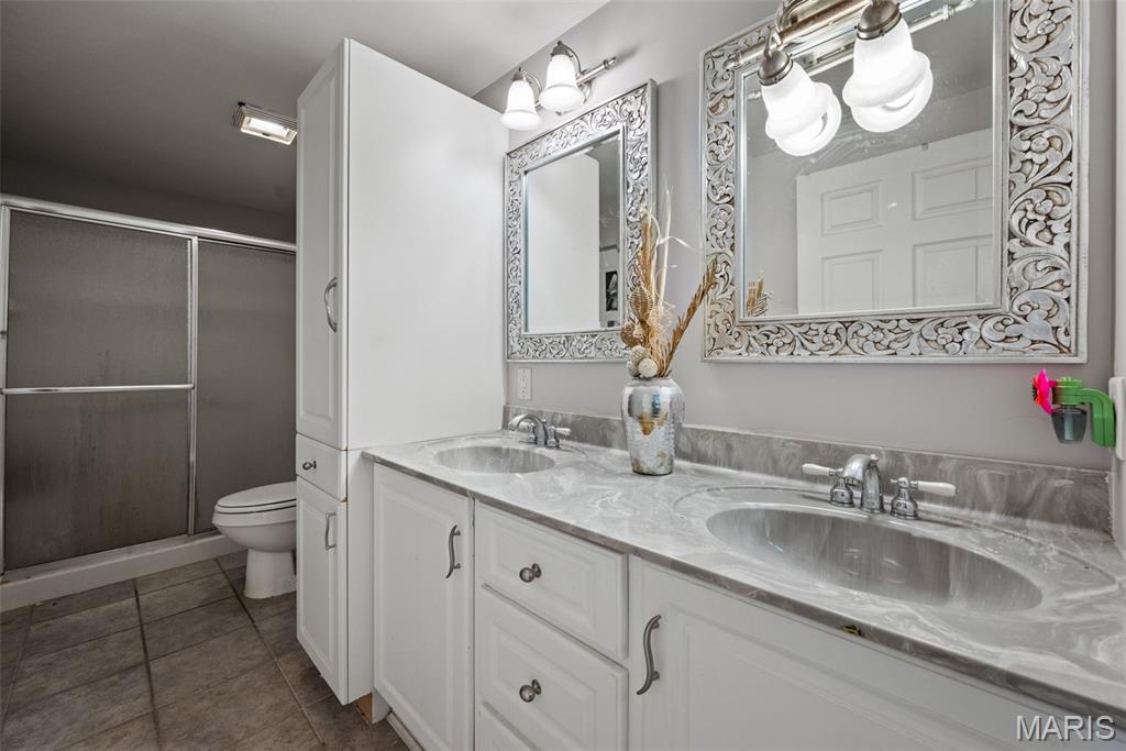 936 Forest Lake Court