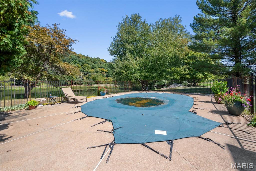 936 Forest Lake Court