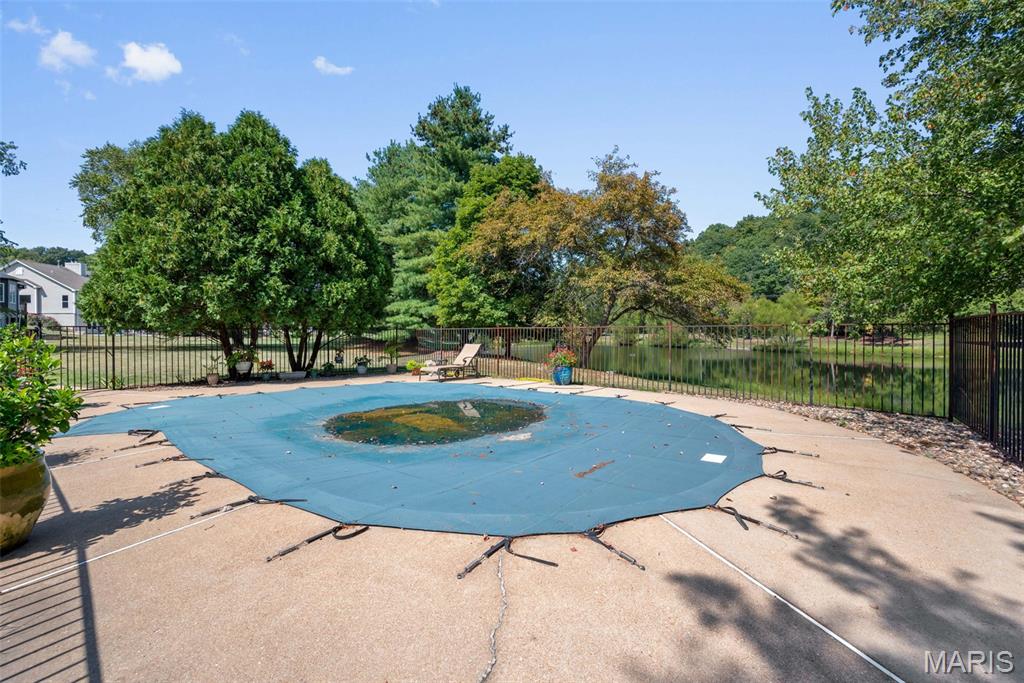 936 Forest Lake Court