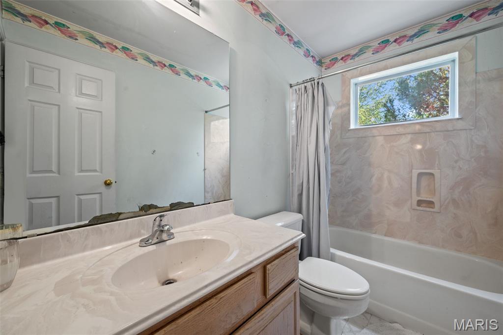 936 Forest Lake Court