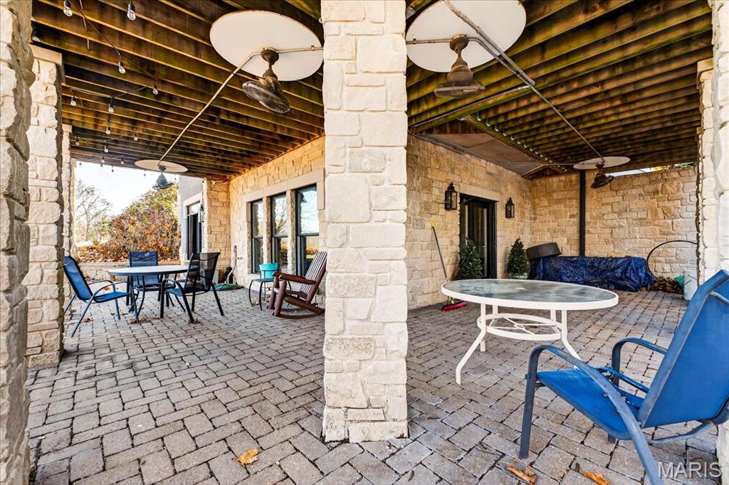 10600 Country View Drive