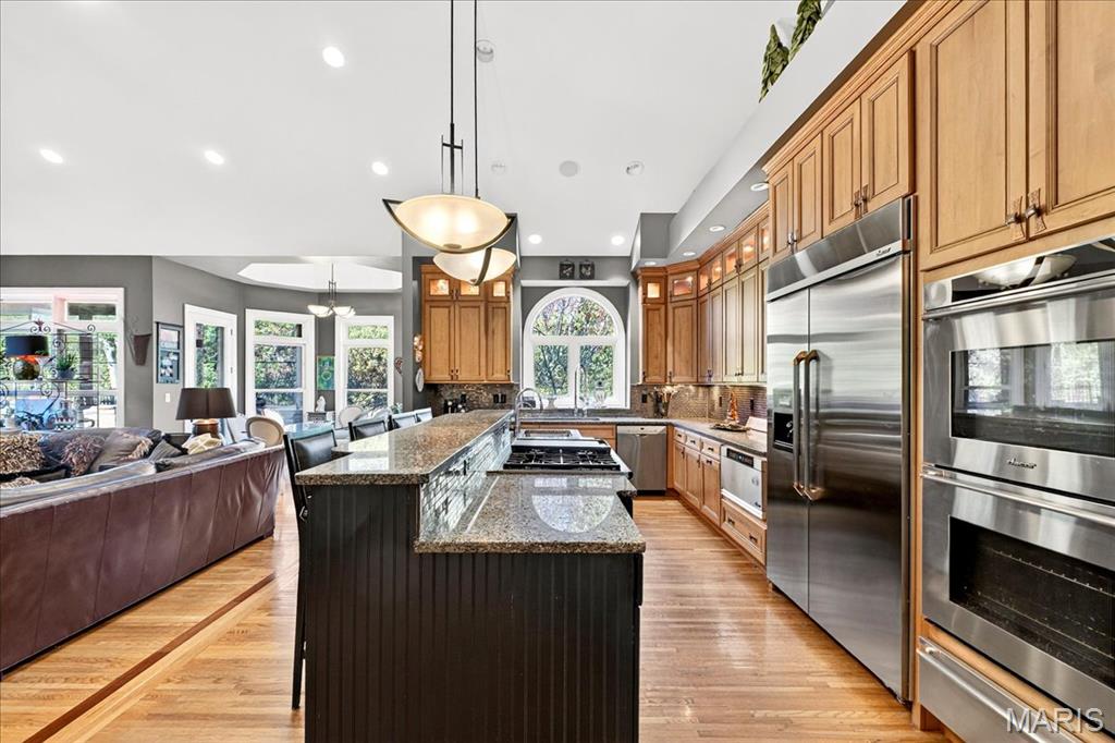 10600 Country View Drive