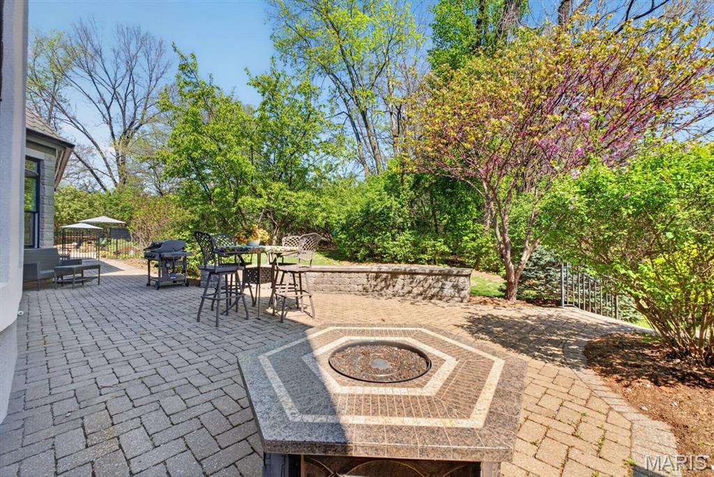 10600 Country View Drive