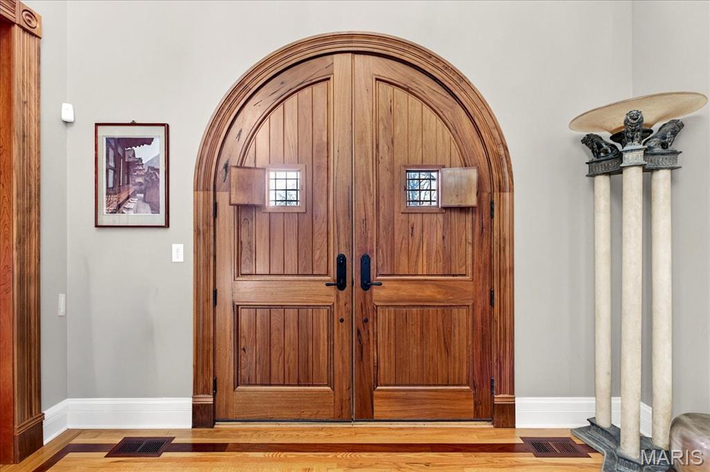 10600 Country View Drive