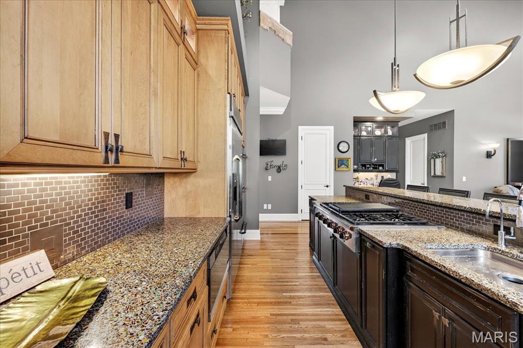 10600 Country View Drive