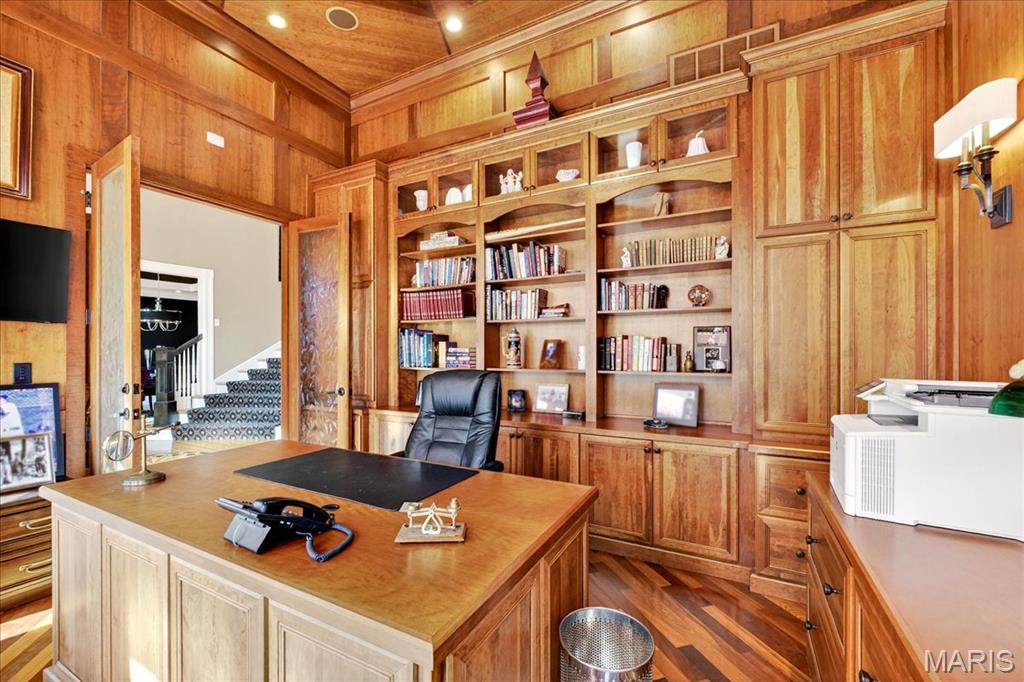 10600 Country View Drive