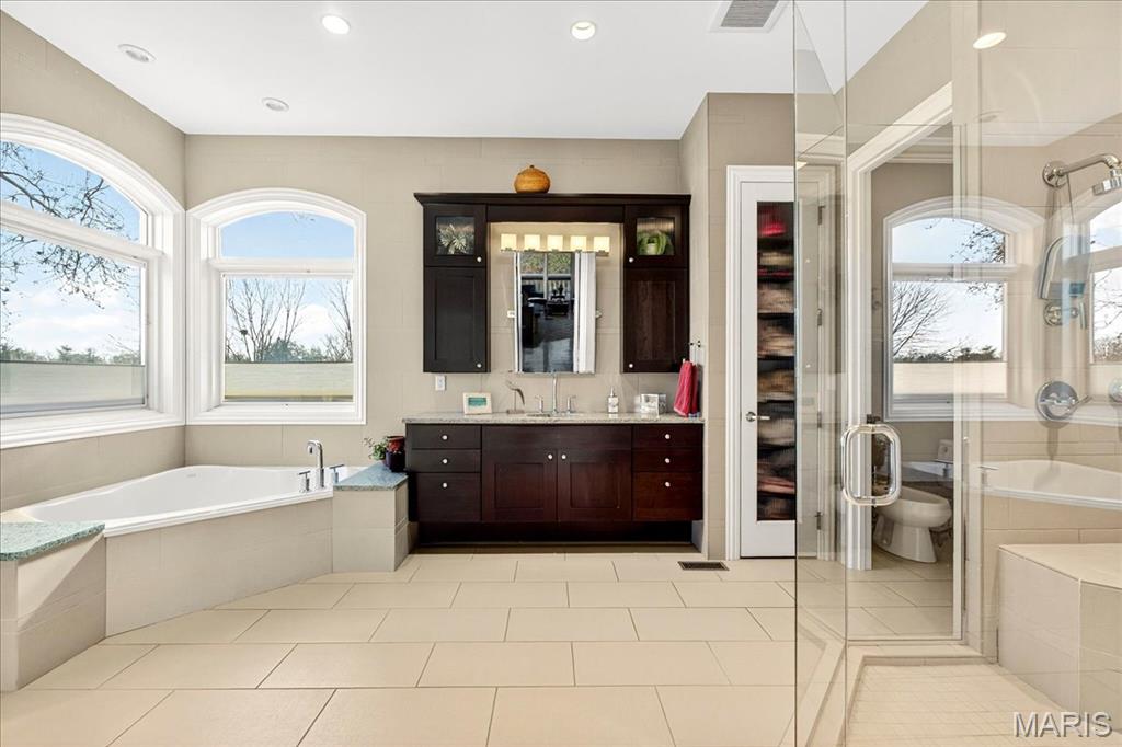 10600 Country View Drive