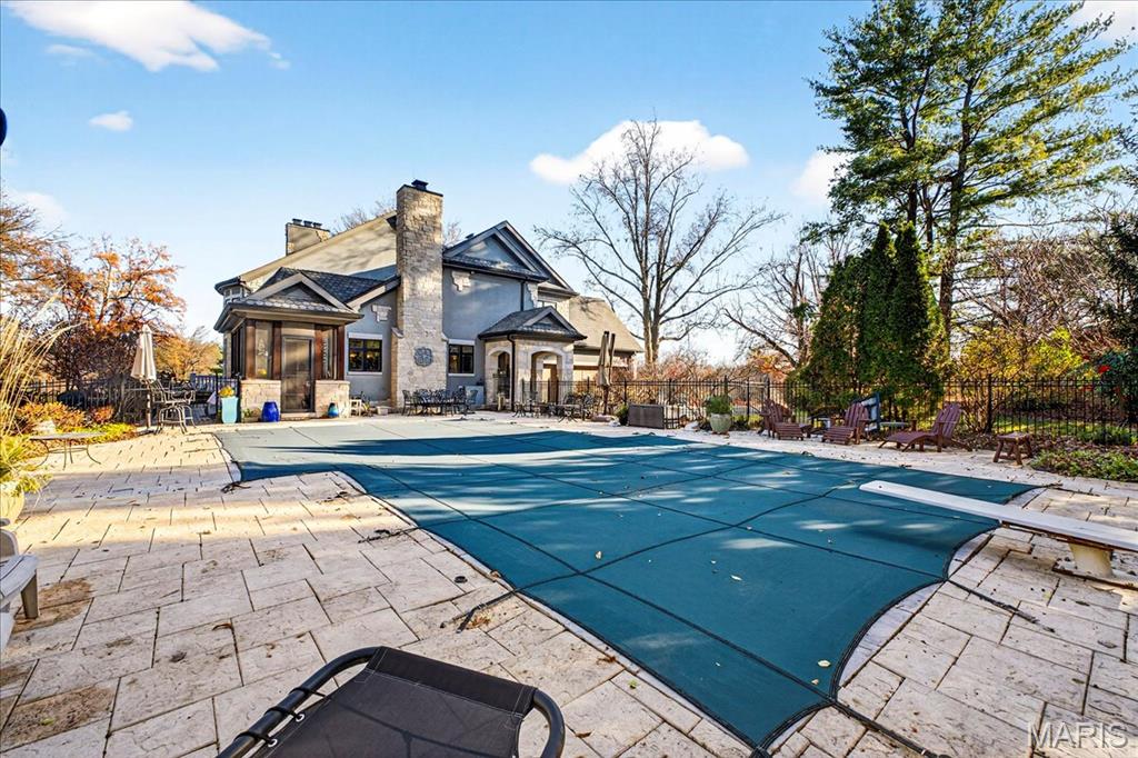 10600 Country View Drive