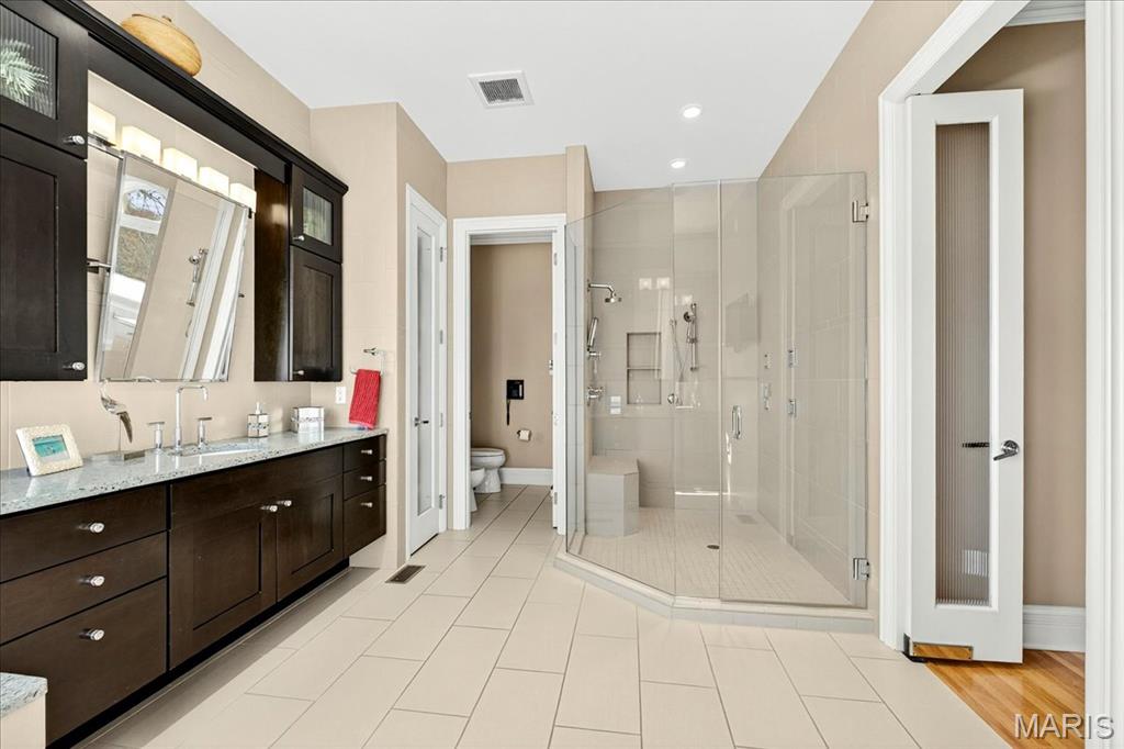 10600 Country View Drive