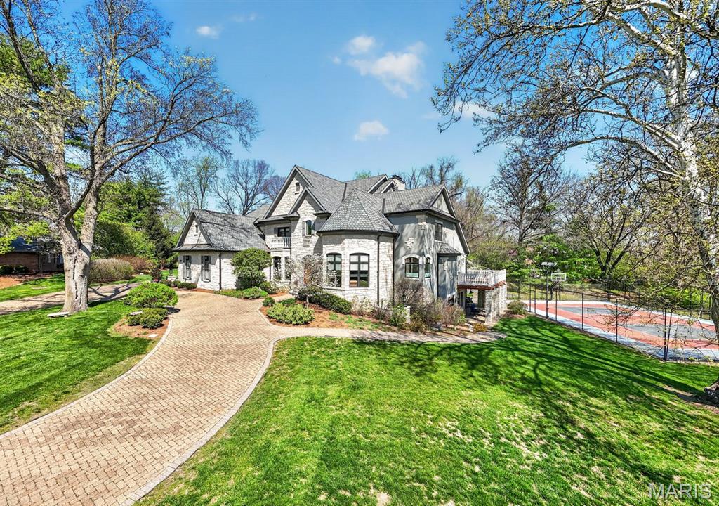 10600 Country View Drive