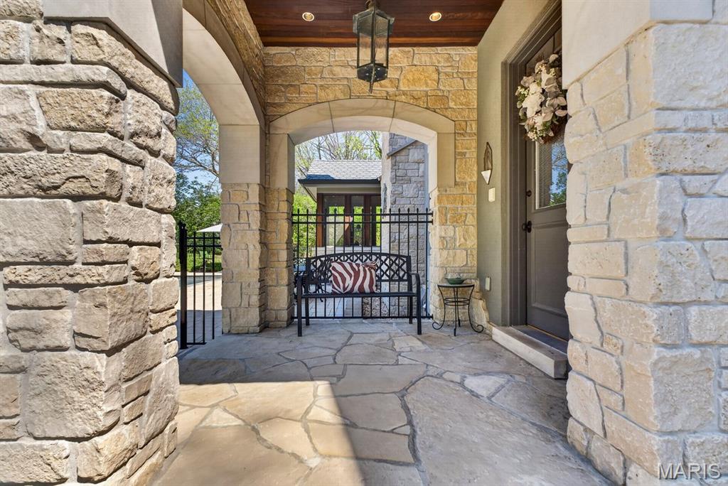 10600 Country View Drive