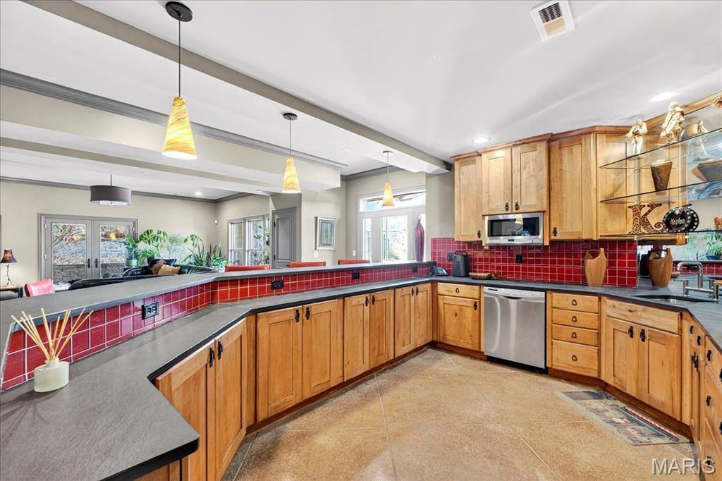 10600 Country View Drive