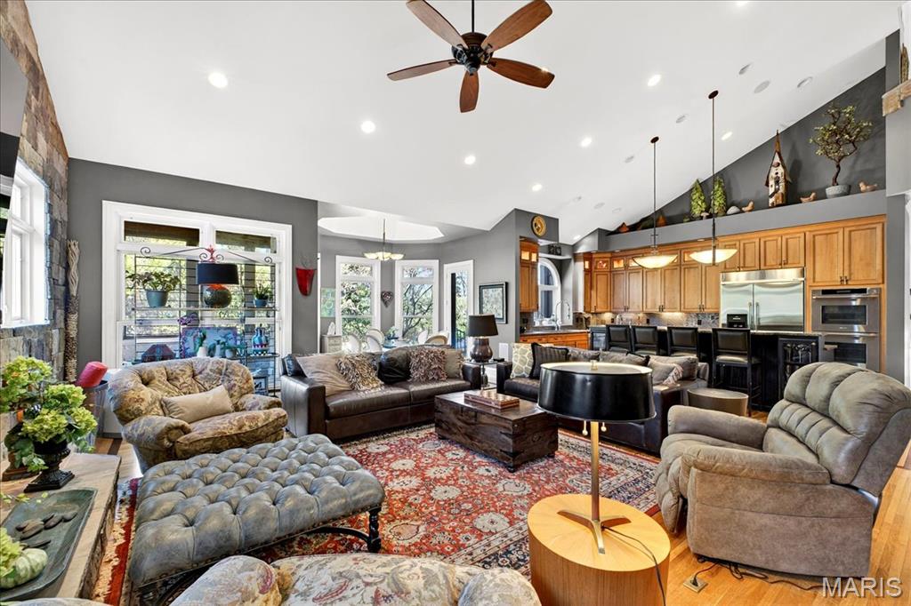 10600 Country View Drive