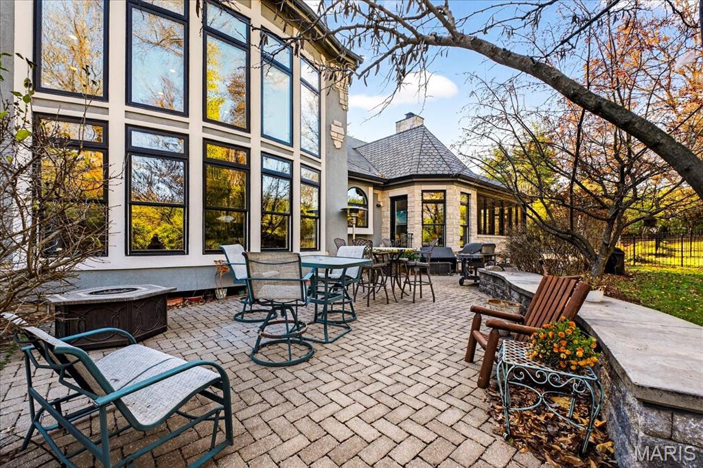 10600 Country View Drive