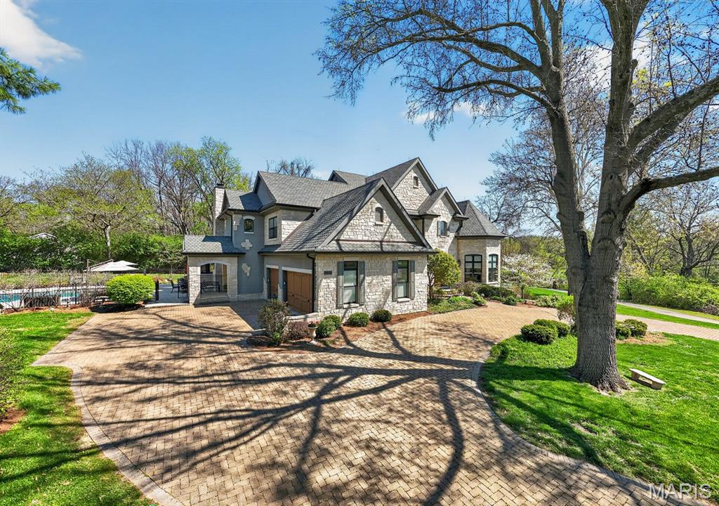 10600 Country View Drive