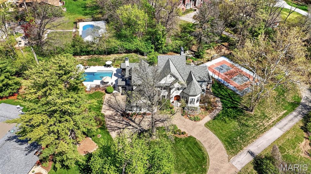 10600 Country View Drive