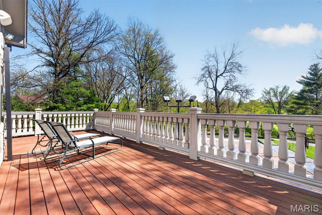 10600 Country View Drive